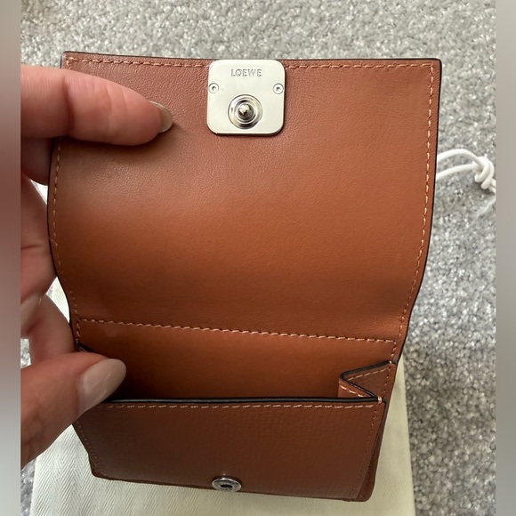 Loewe Anagram trifold wallet in pebble grained calfskin - Picture 3 of 7